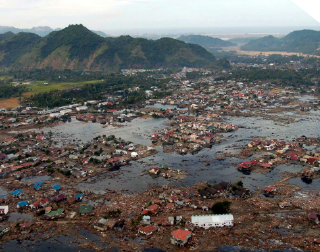 2004 South East Asia Tsunami-01